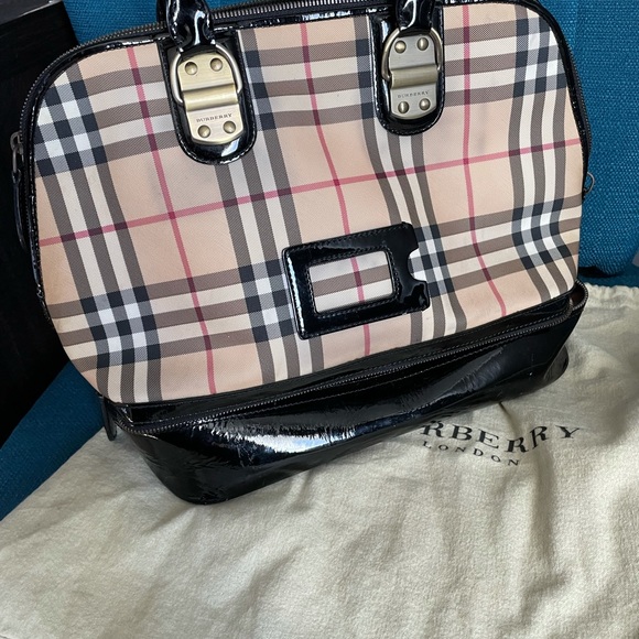 Burberry limited edition bag - Picture 4 of 6